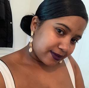 Meet your Posher, Leonela